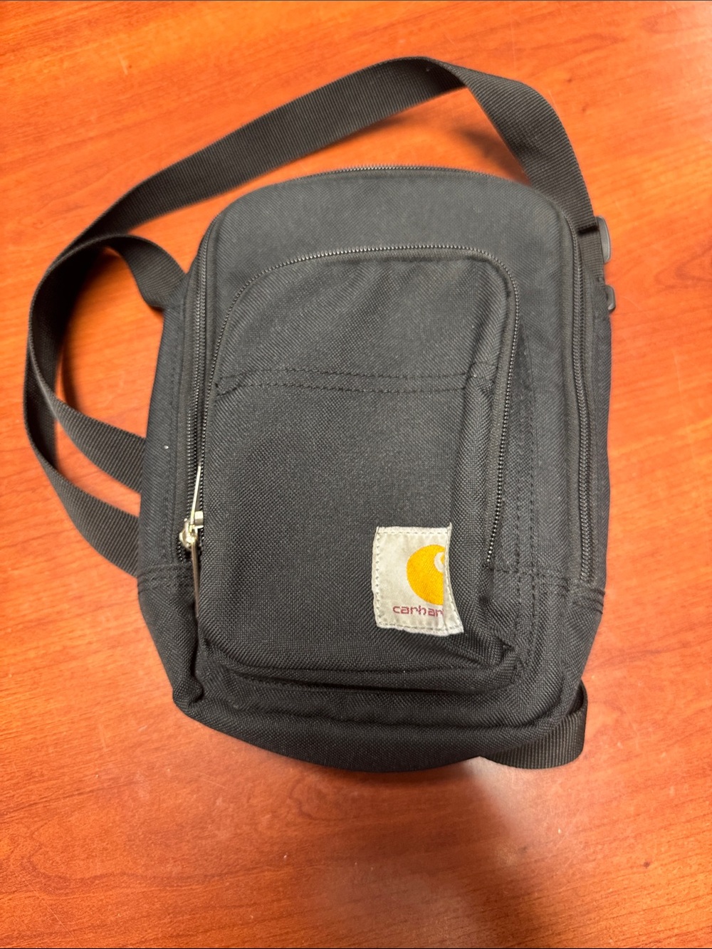 Carhartt crossbody bag // 091326